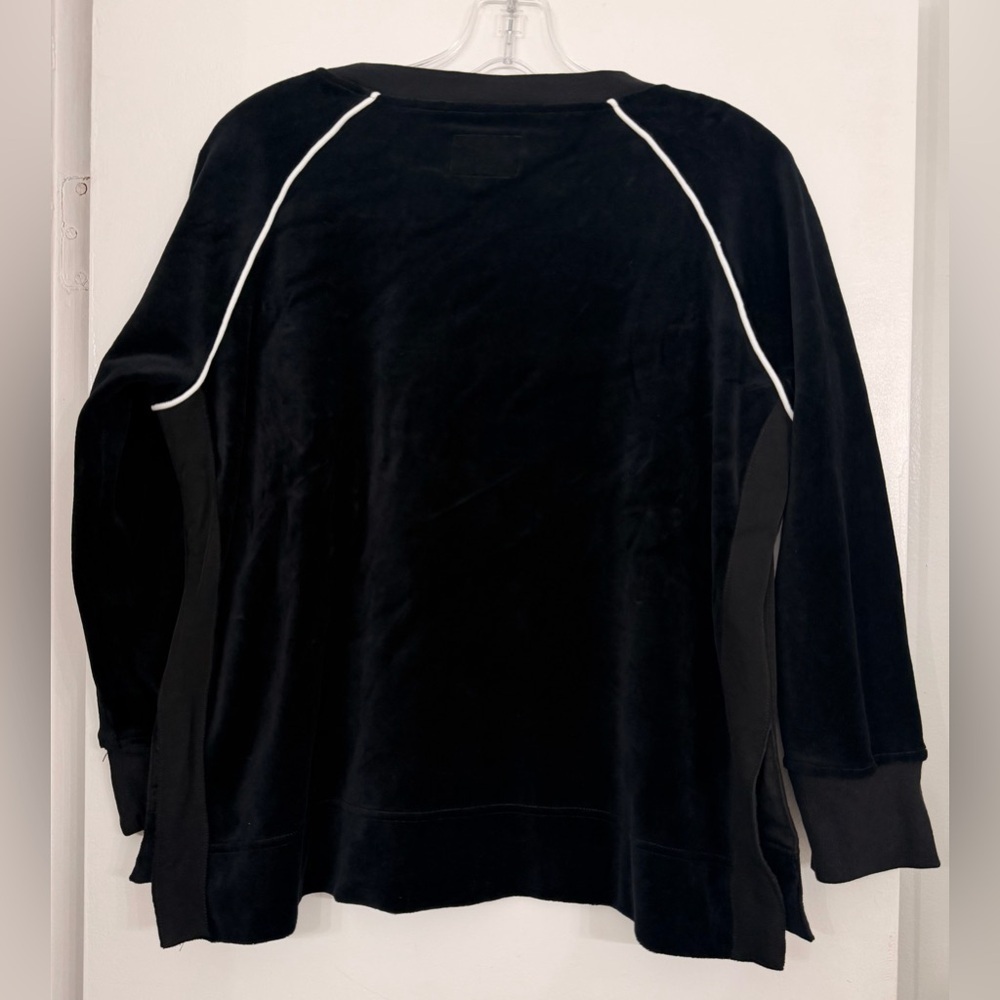Tuckernuck Velvet Long Sleeve Sweater Black Size Small - Picture 2 of 6